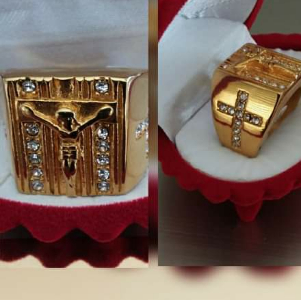NEW Mens Ring